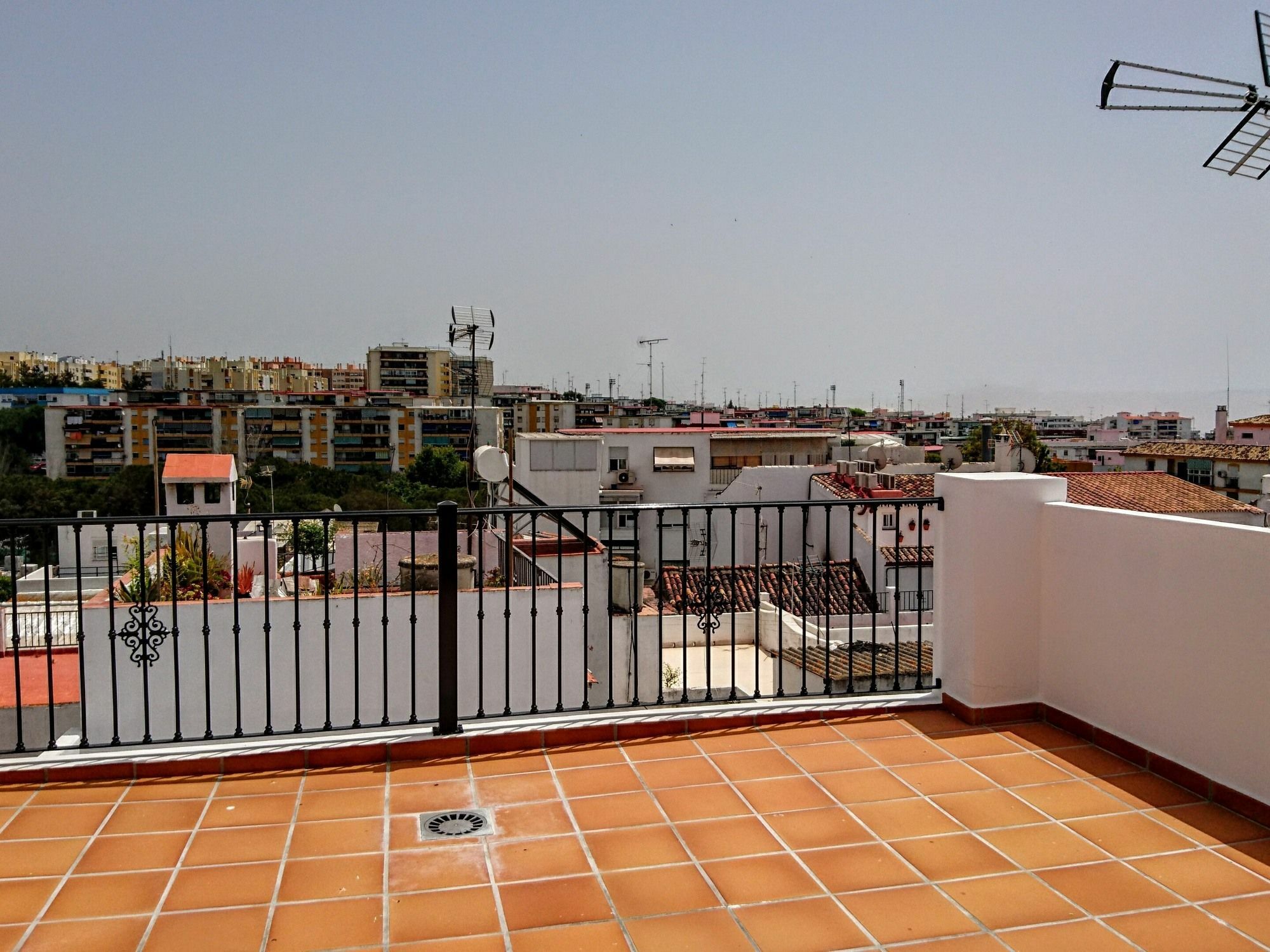 Hostal El Gallo Marbella Exterior photo