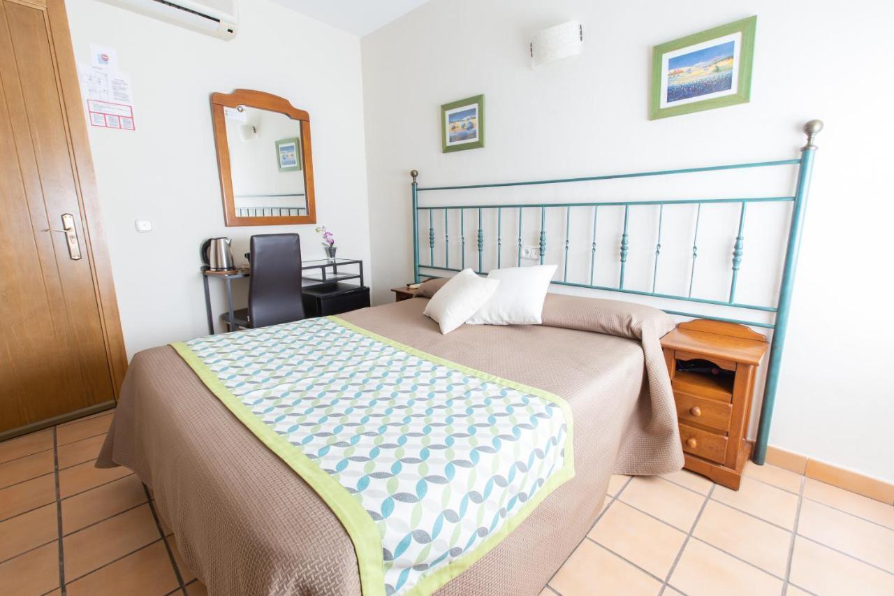 Hostal El Gallo Marbella Exterior photo